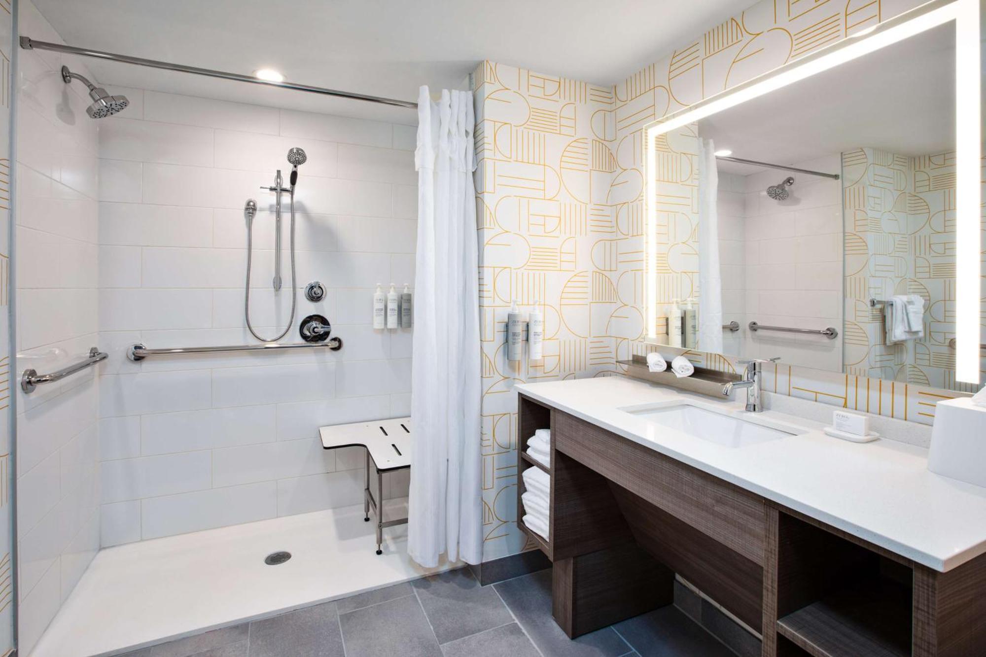Home2 Suites By Hilton Grand Rapids Northeast Dış mekan fotoğraf